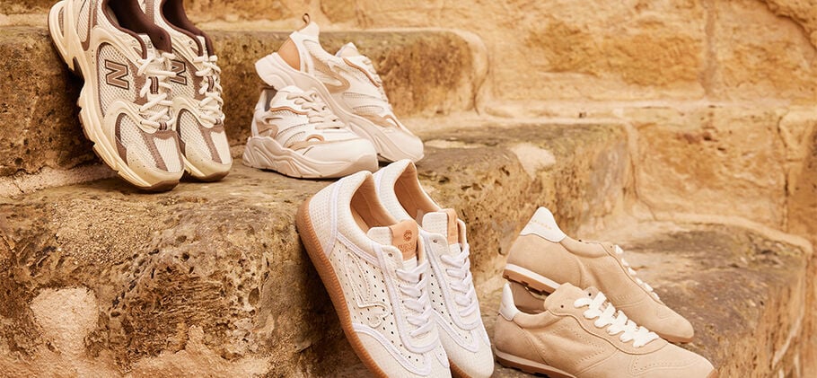 Welke sneakers draag je onder een jurk?