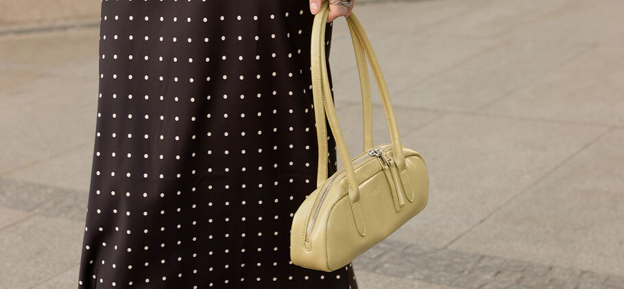 Dit zijn de 5 tassentrends voor lente en zomer van 2026