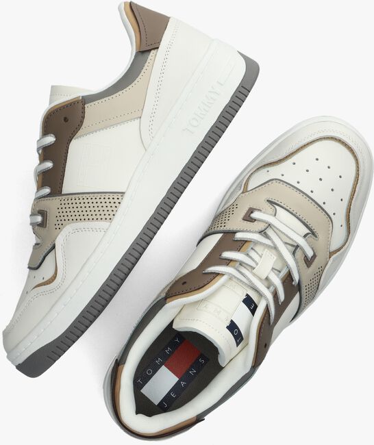 Beige TOMMY JEANS Lage sneakers TOMMY JEANS ELEVATED BASKET - large