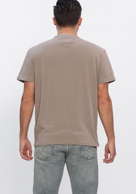 Zand TOMMY JEANS T-shirt TJM REG BADGE TEE EXT - large