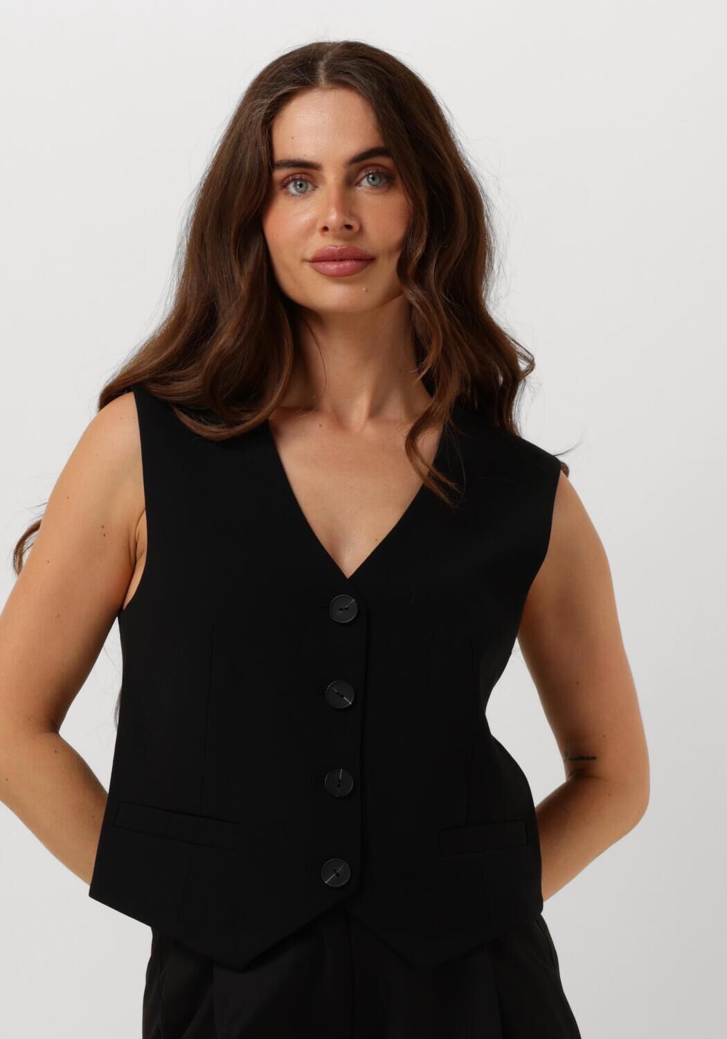 Y.A.S Elegante Zwarte Gilet voor Vrouwen Black Dames