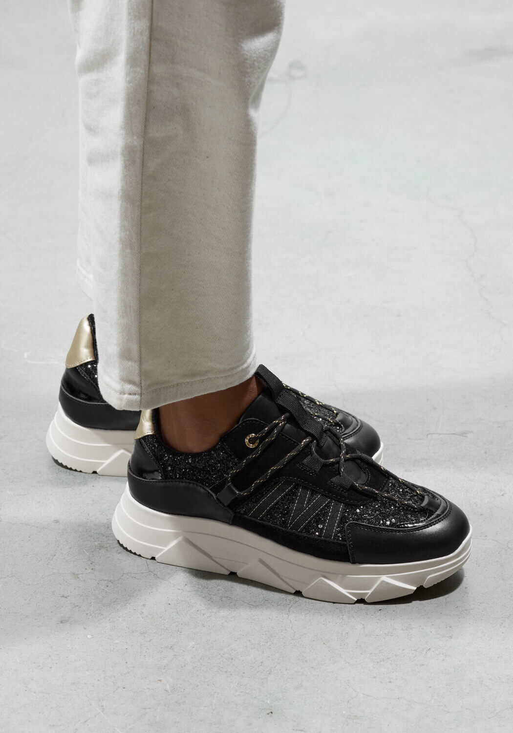 Zwarte TANGO Lage sneakers KADY FAT 429 - medium