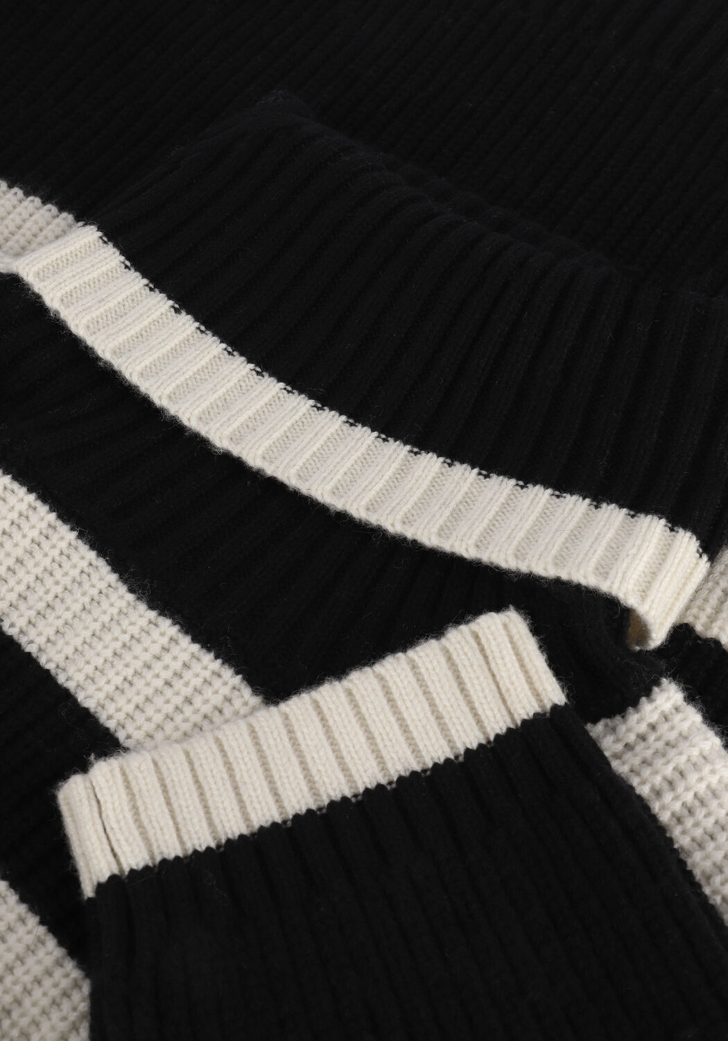 Zwarte JUST FEMALE Coltrui CIRI KNIT ROLLNECK - large