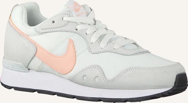 Witte NIKE Lage sneakers VENTURE RUNNER WMNS Witte NIKE Lage sneakers VENTURE RUNNER WMNS - large