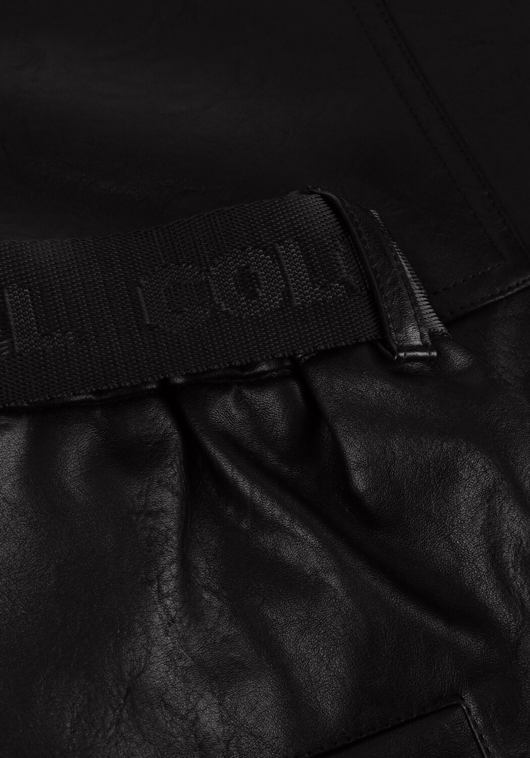 Zwarte COLOURFUL REBEL Broeken LOUAS COLOURFUL REBEL BELT SHORT - large