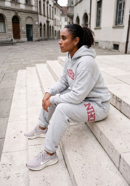 Lichtgrijze NIKE Sweater NIKE STUDIO FLEECE MIDDELZWAAR 'GRAPHIC PACK' - large