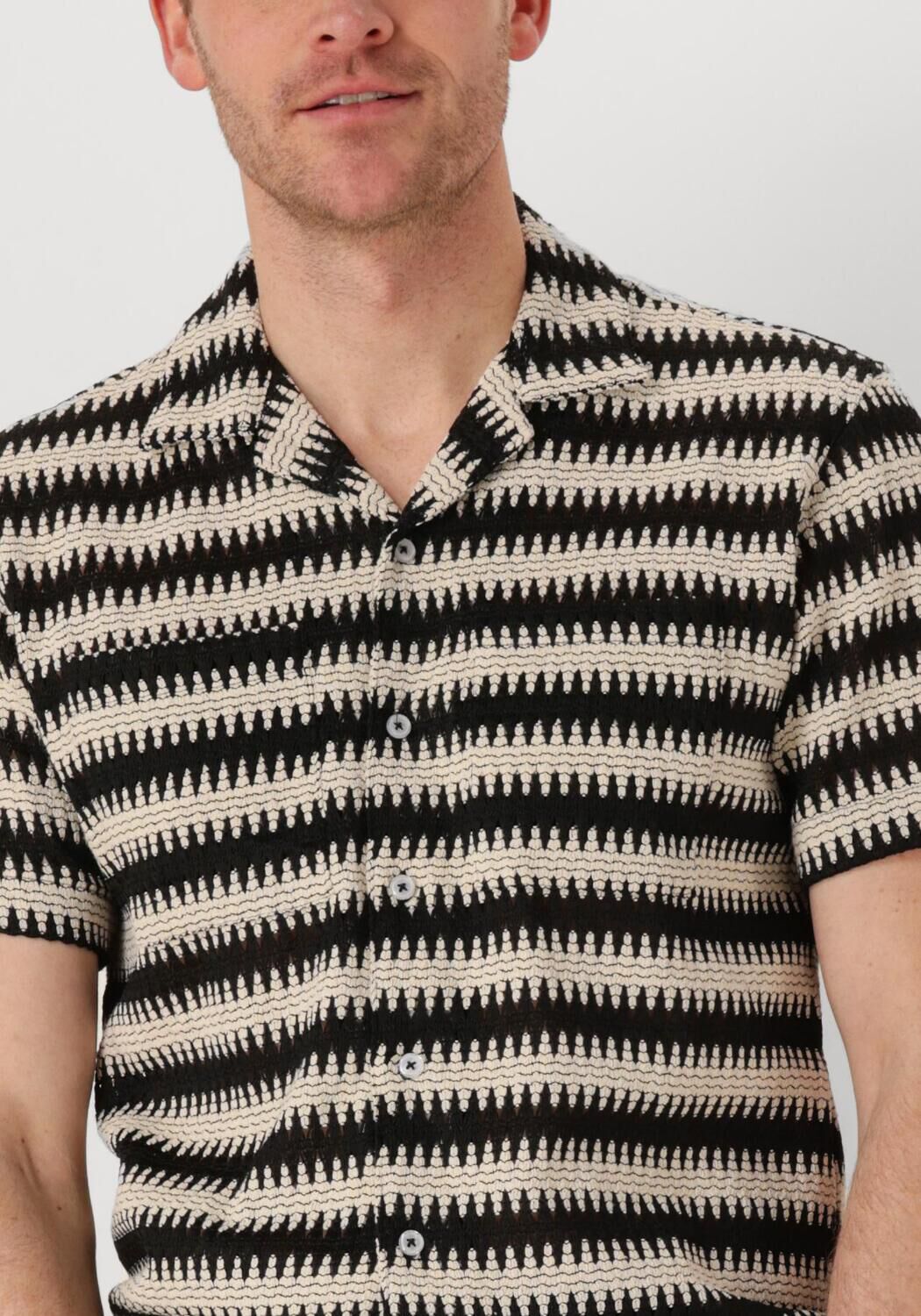 ANERKJENDT Heren Overhemden Akkurt Struc Stripe S s Shirt Zwart