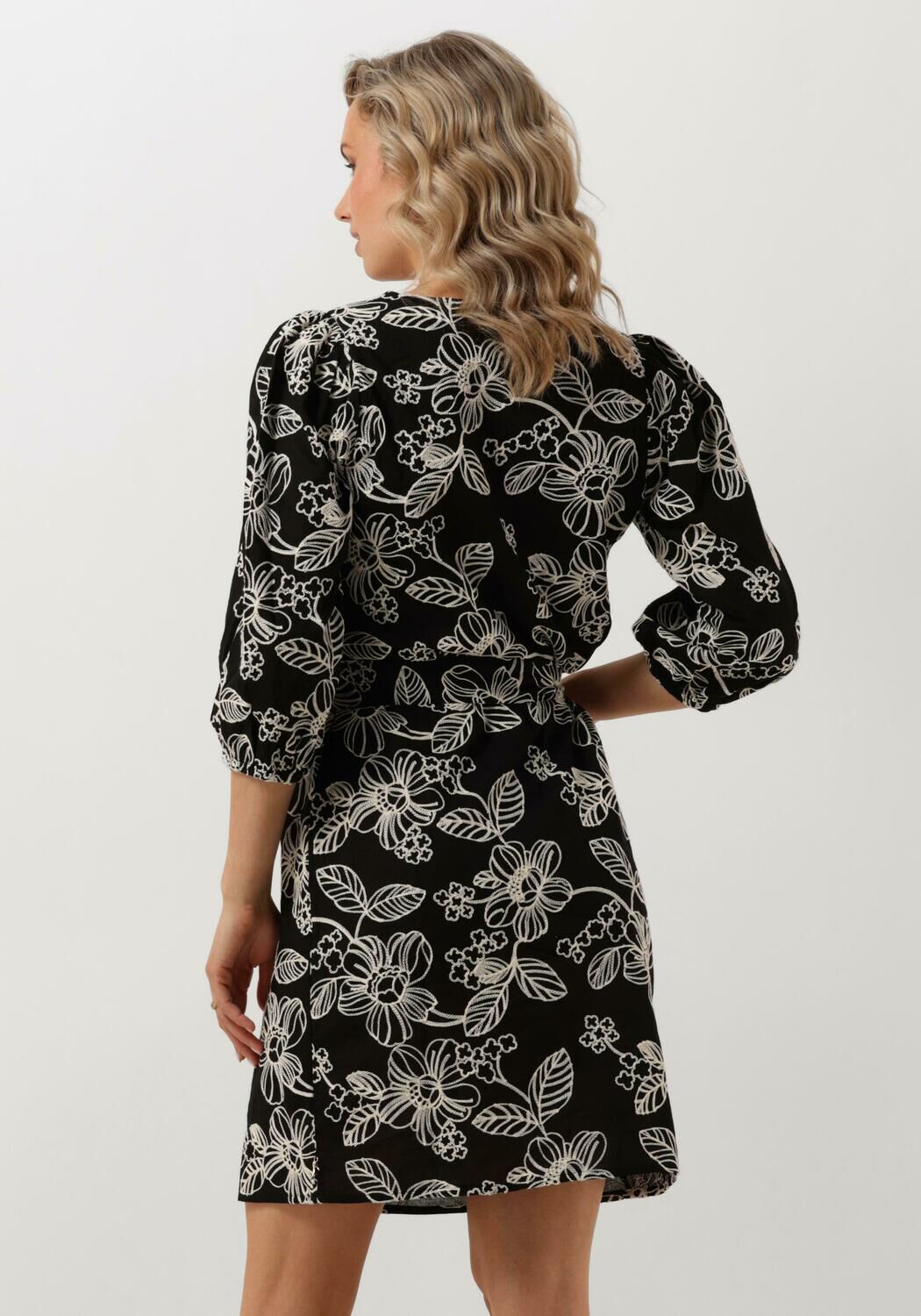 JANSEN AMSTERDAM Dames Jurken Wge517 Embroidered Dress 3 4 Sleeve V-neck Zwart