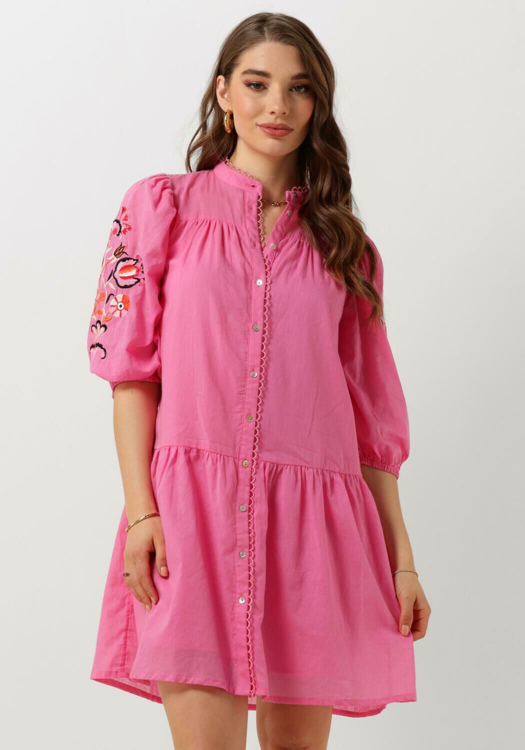 NUKUS Dames Jurken Ame Dress Embroidery Roze