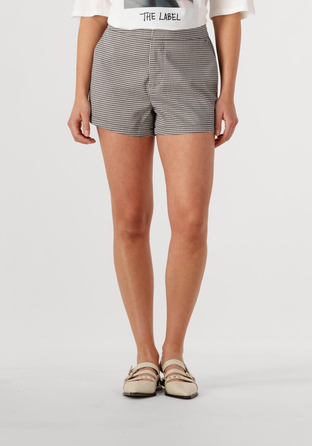 ALIX THE LABEL Dames Broeken Ladies Woven Boucle Shorts Zwart