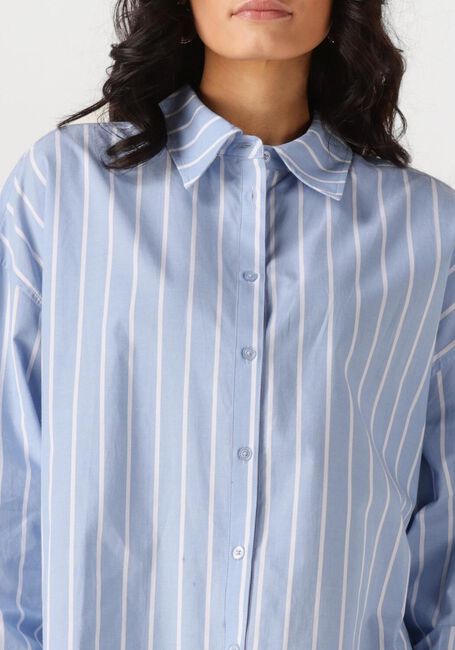 Lichtblauwe MY ESSENTIAL WARDROBE Blouses KIONAMW BOXY SHIRT - large