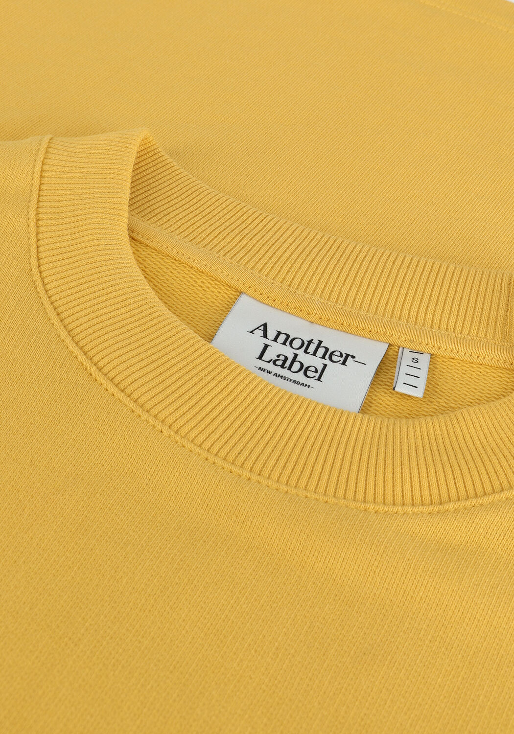 Gele ANOTHER LABEL Trui KASUGA T-SHIRT L/S - large