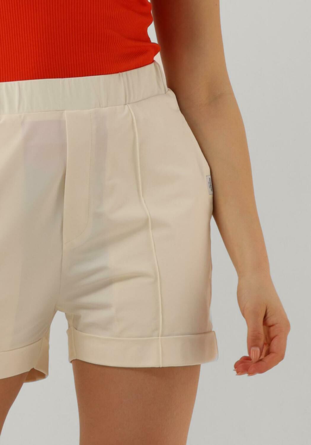 PENN & INK Dames Broeken Shorts Ecru
