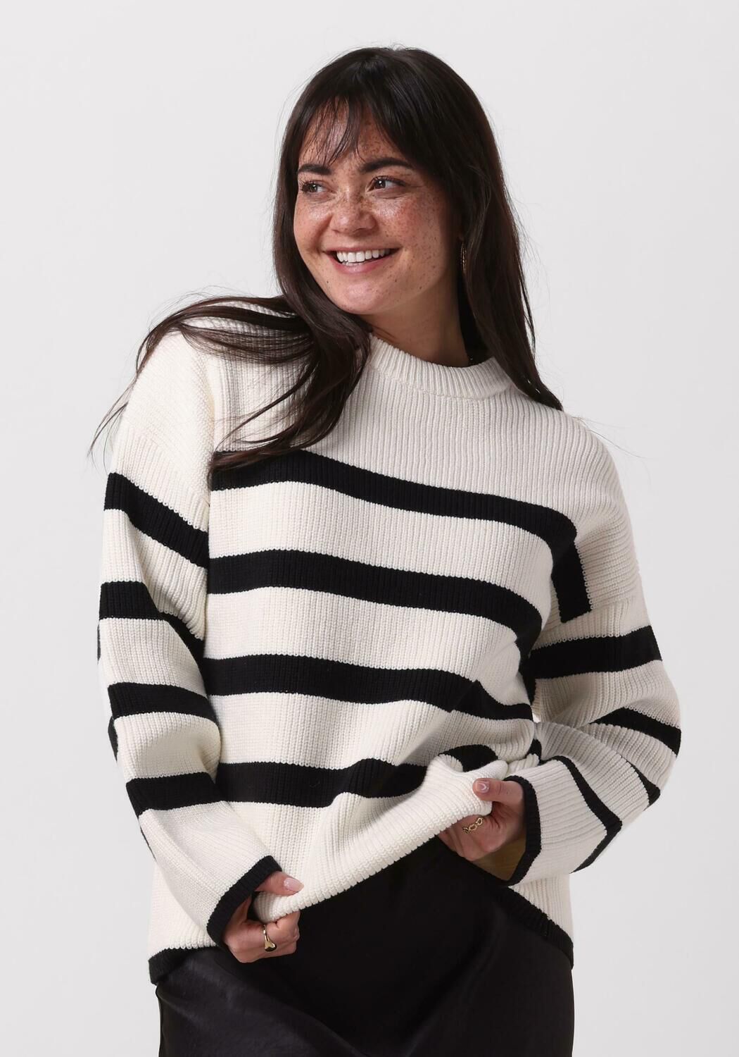 Notre-v Zwarte Trui Nv-Dune Stijl White Dames