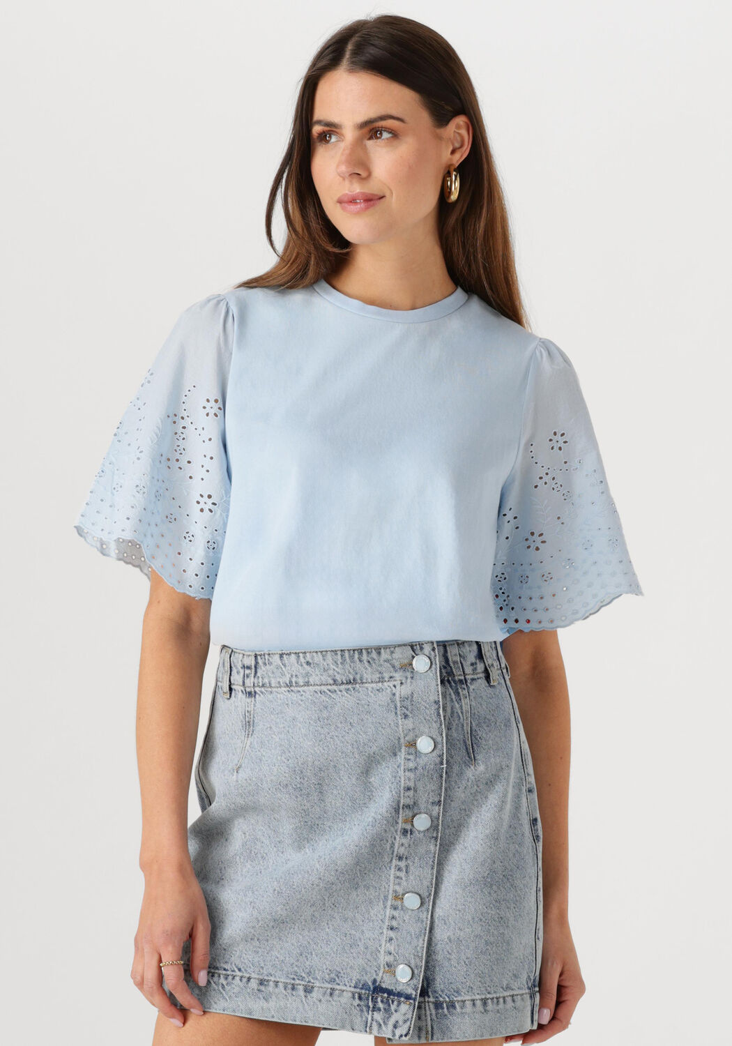 Y.A.S. Dames Tops & T-shirts Yaslex Ss Top W. Emb Sleeves S. Noos Lichtblauw