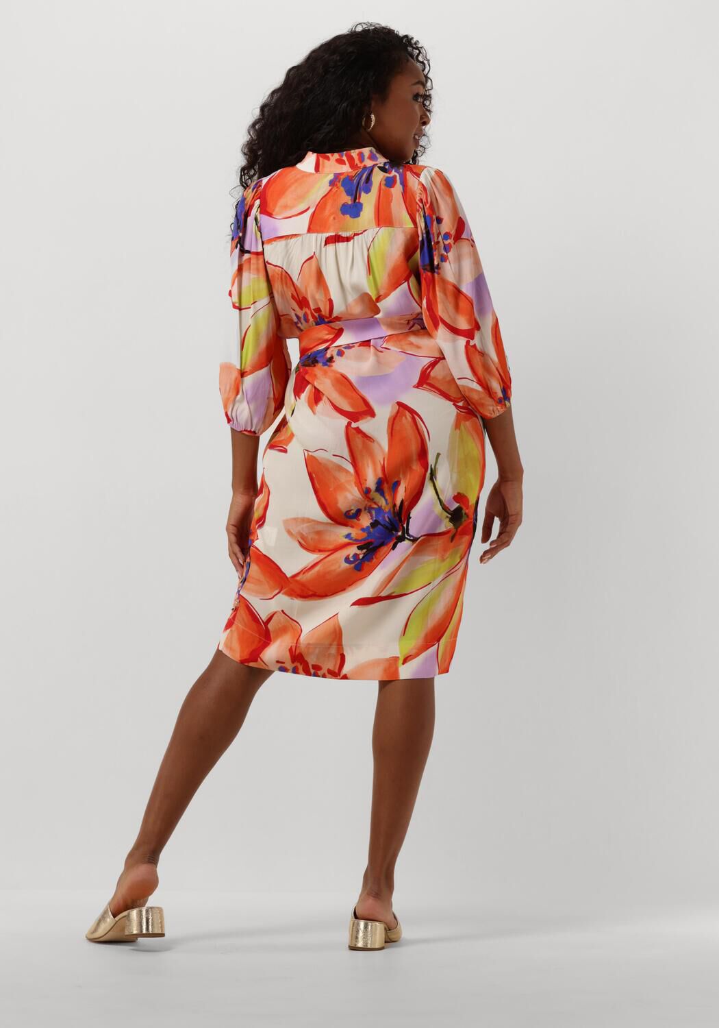 JANSEN AMSTERDAM Dames Jurken Wbf514 Woven Print Dress Kneelength V-neck 3 4 Puffed Sleeve Oranje
