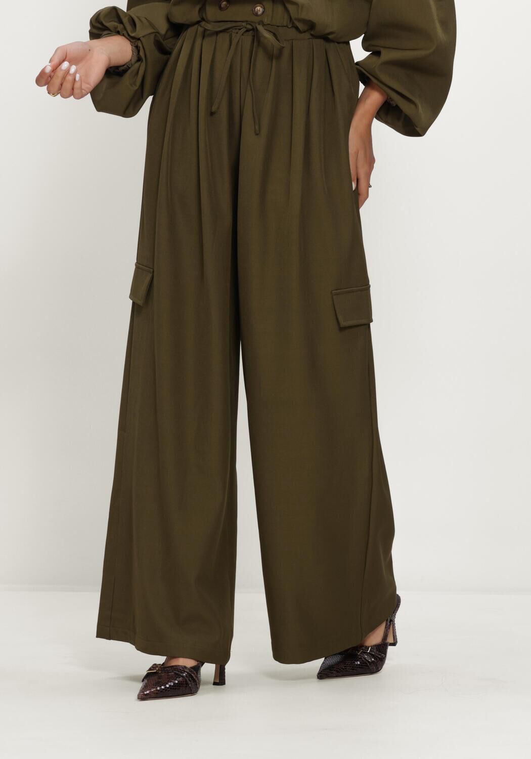 Khaki REFINED DEPARTMENT Wijde broek LADIES WOVEN WIDE LEG CARGO PANTS MILA - large
