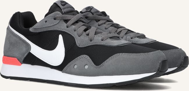 Zwarte NIKE Lage sneakers VENTURE RUNNER Zwarte NIKE Lage sneakers VENTURE RUNNER - large