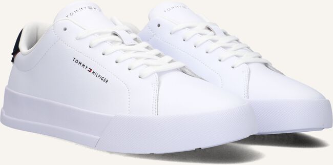 Witte TOMMY HILFIGER Lage sneakers COURT ESSENTIAL Witte TOMMY HILFIGER Lage sneakers COURT ESSENTIAL - large
