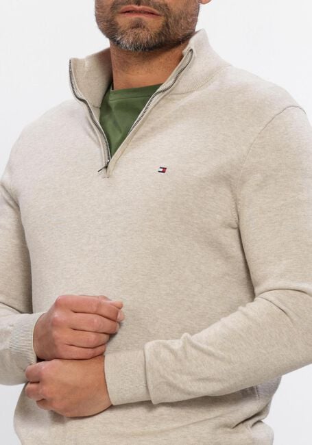 Beige TOMMY HILFIGER Trui ESSENTIAL COTTON ZIP MOCK - large