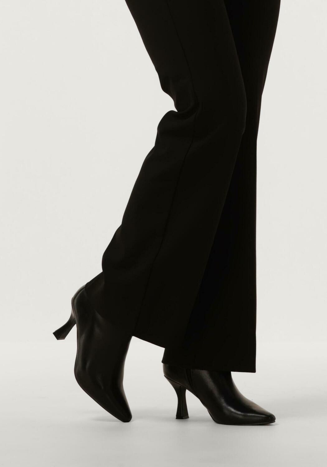 Zwarte OMODA Enkellaarsjes S4222 - large