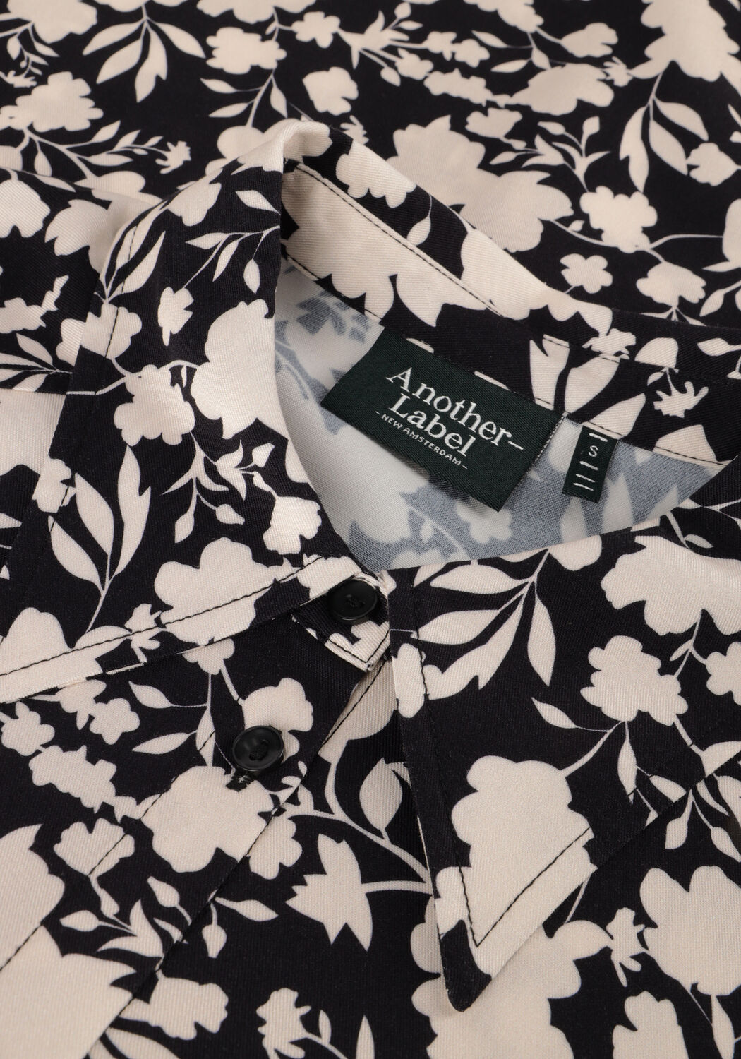 Zwarte ANOTHER LABEL Blouses JAYLA SHIRT L/S - large