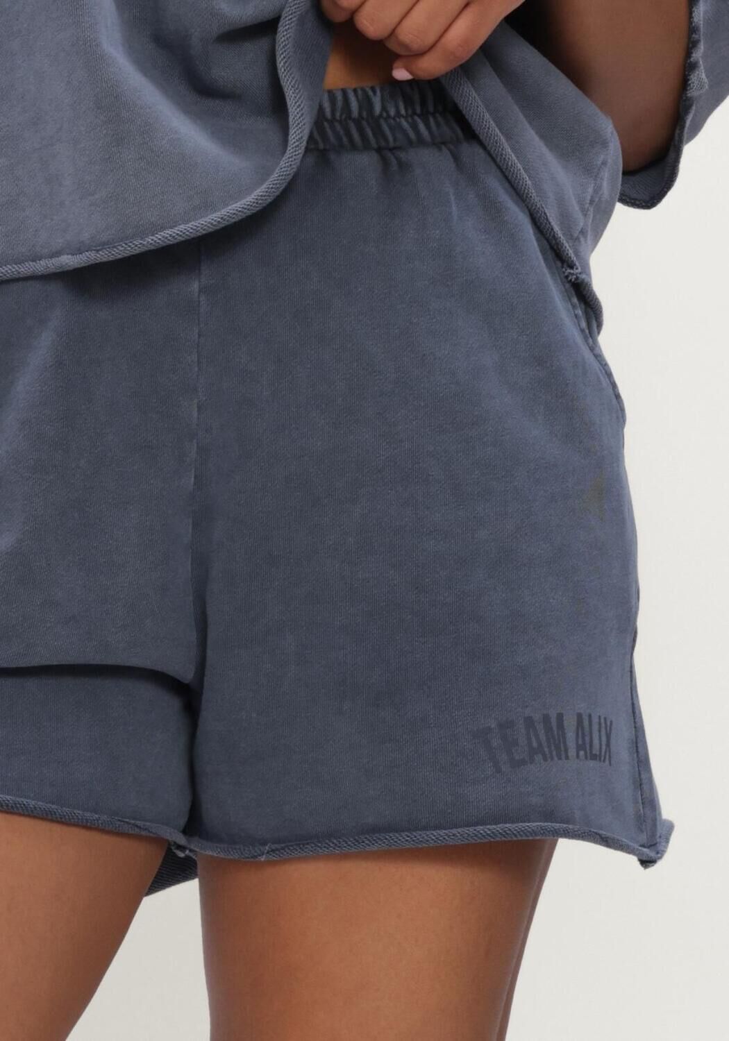 Blauwe ALIX THE LABEL Broeken LADIES KNITTED TEAM ALIX SWEAT SHORTS - large