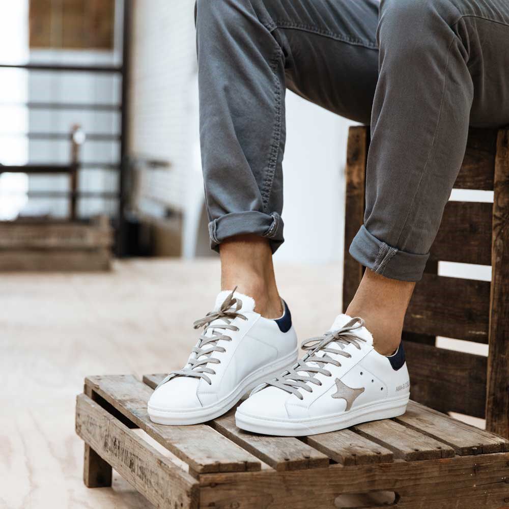 ama brand sneakers wit