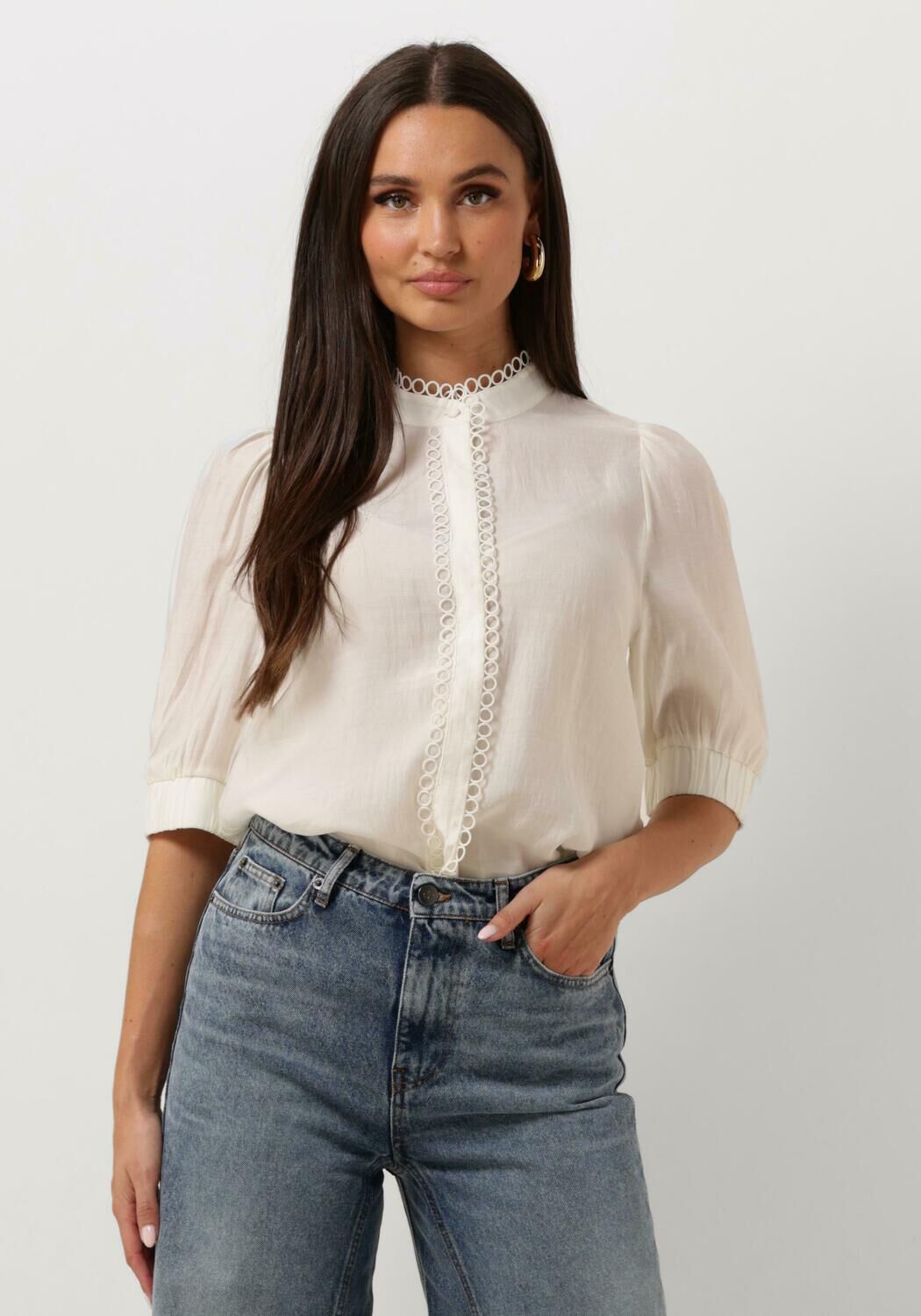 Copenhagen Muse Feminine Molly Blouse met Geborduurde Lussen White Dames