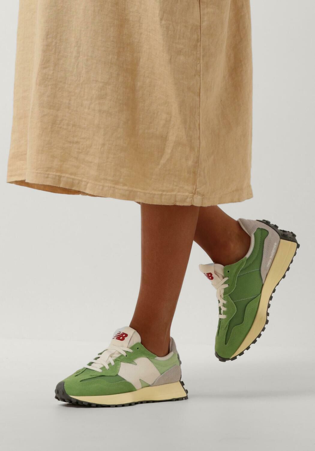 Groene NEW BALANCE Lage sneakers U327 D - large