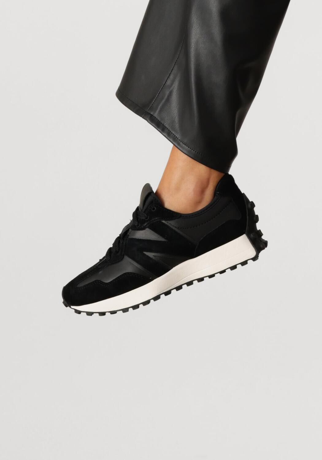 Zwarte NEW BALANCE Lage sneakers U327 D - large