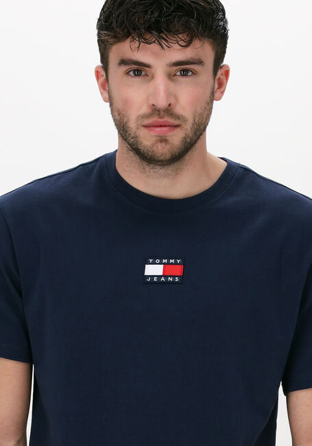 Donkerblauwe TOMMY JEANS T-shirt TJM TOMMY BADGE TEE - large