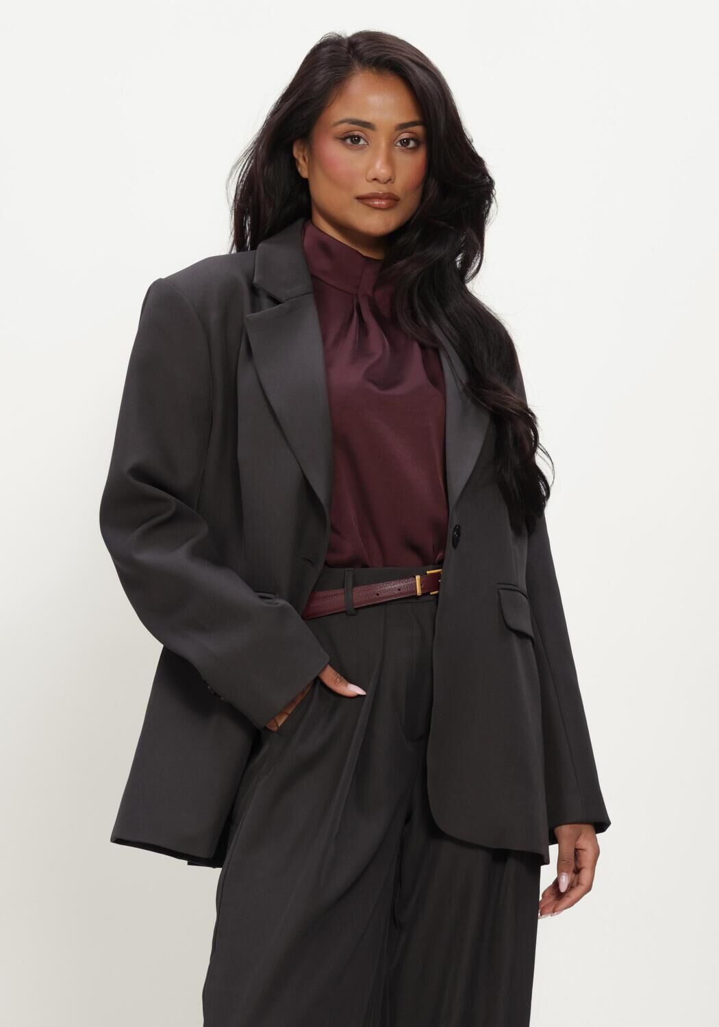 Zwarte OMODA ATELIER Blazer OM-JACKIE X QUINTY - large