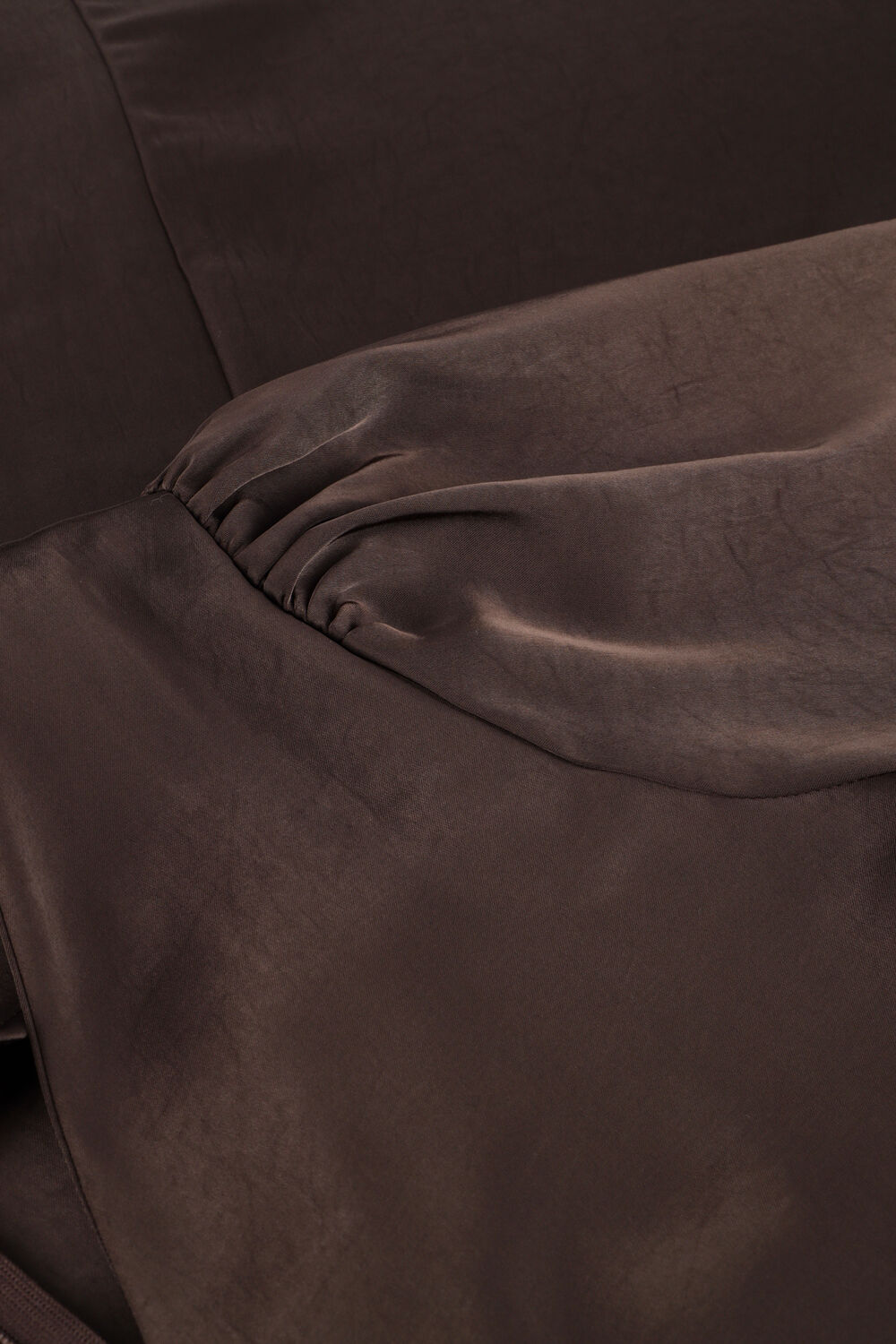 Bruine NEO NOIR Midi jurk RIMINI HEAVY SATEEN DRESS - large