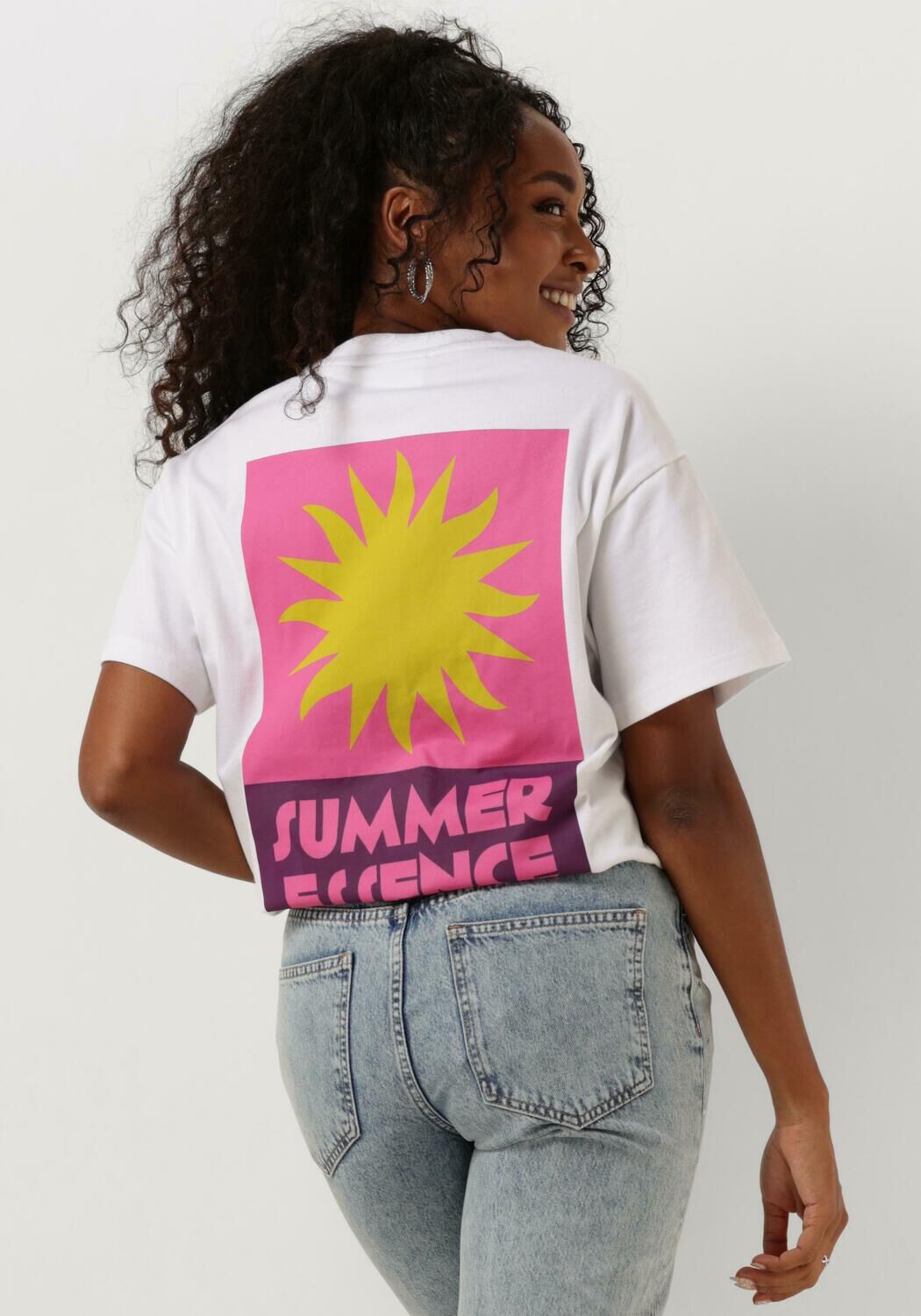 COLOURFUL REBEL Dames Tops & T-shirts Summer Essence Boxy Tee Wit