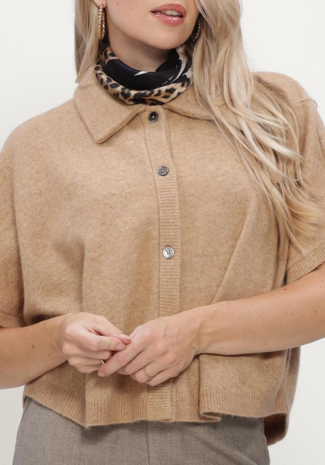 Beige RUBY TUESDAY Truien/vesten VOISE KNITTED COLLAR CAPE TOP - large