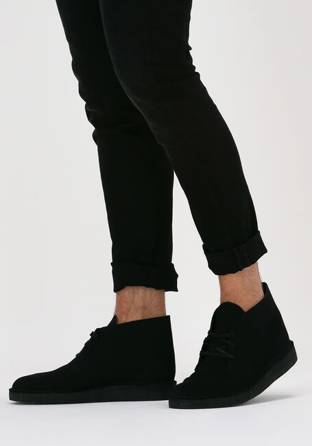 Zwarte CLARKS ORIGINALS Veterboots DESERT COAL - large