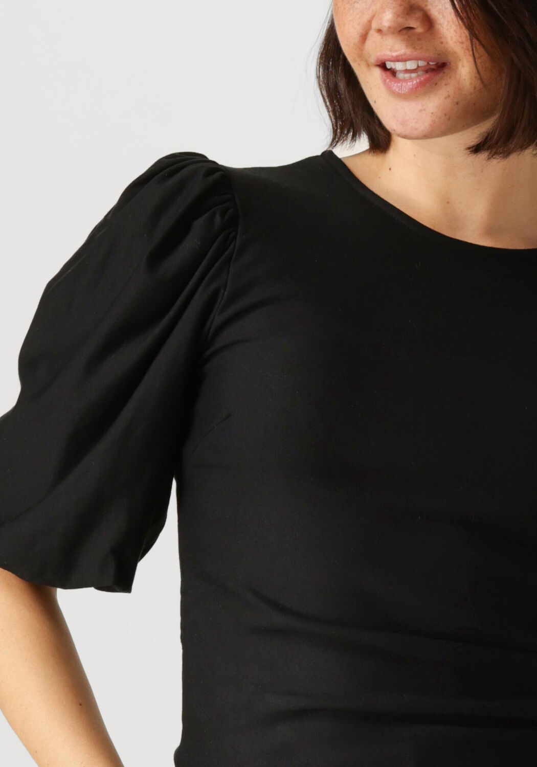 GESTUZ Dames Tops & T-shirts Rifagz Balloon Blouse Zwart