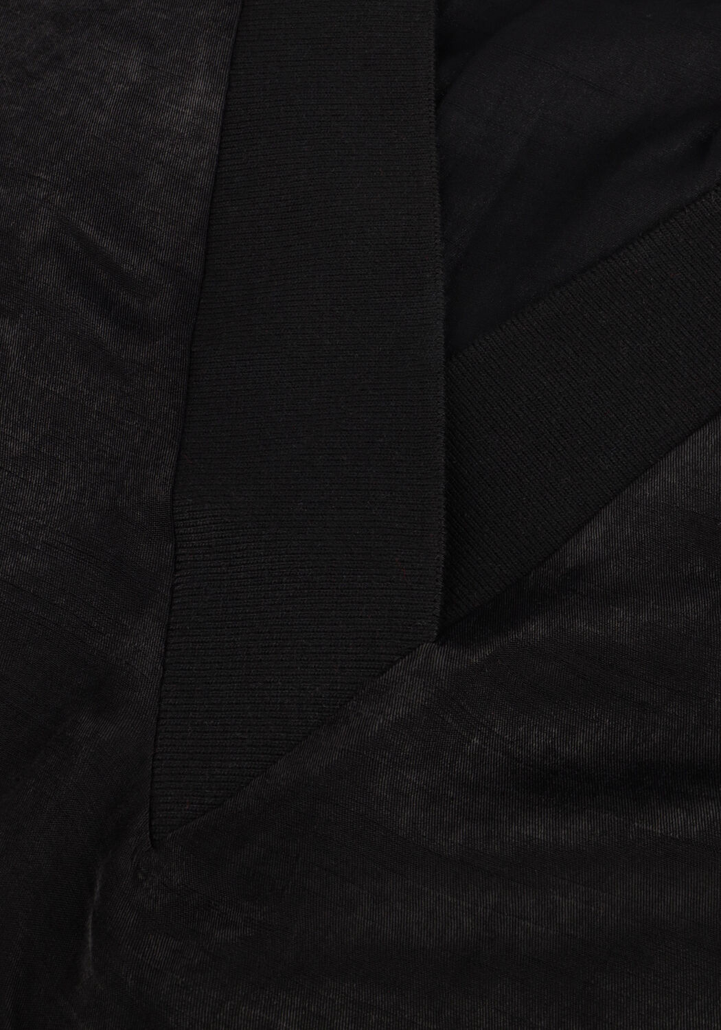 Zwarte MINUS Top LIRENE V-NECK BLOUSE - large