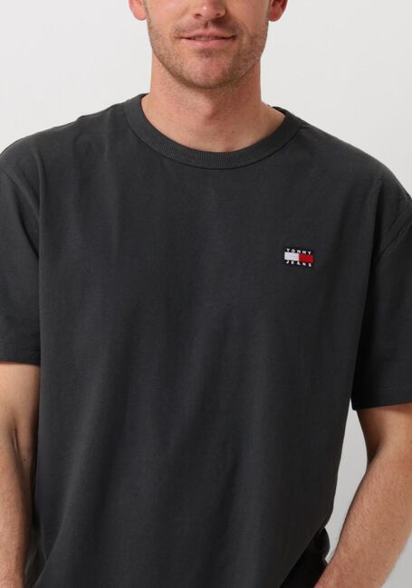 Grijze TOMMY JEANS T-shirt TJM REG BADGE TEE EX - large