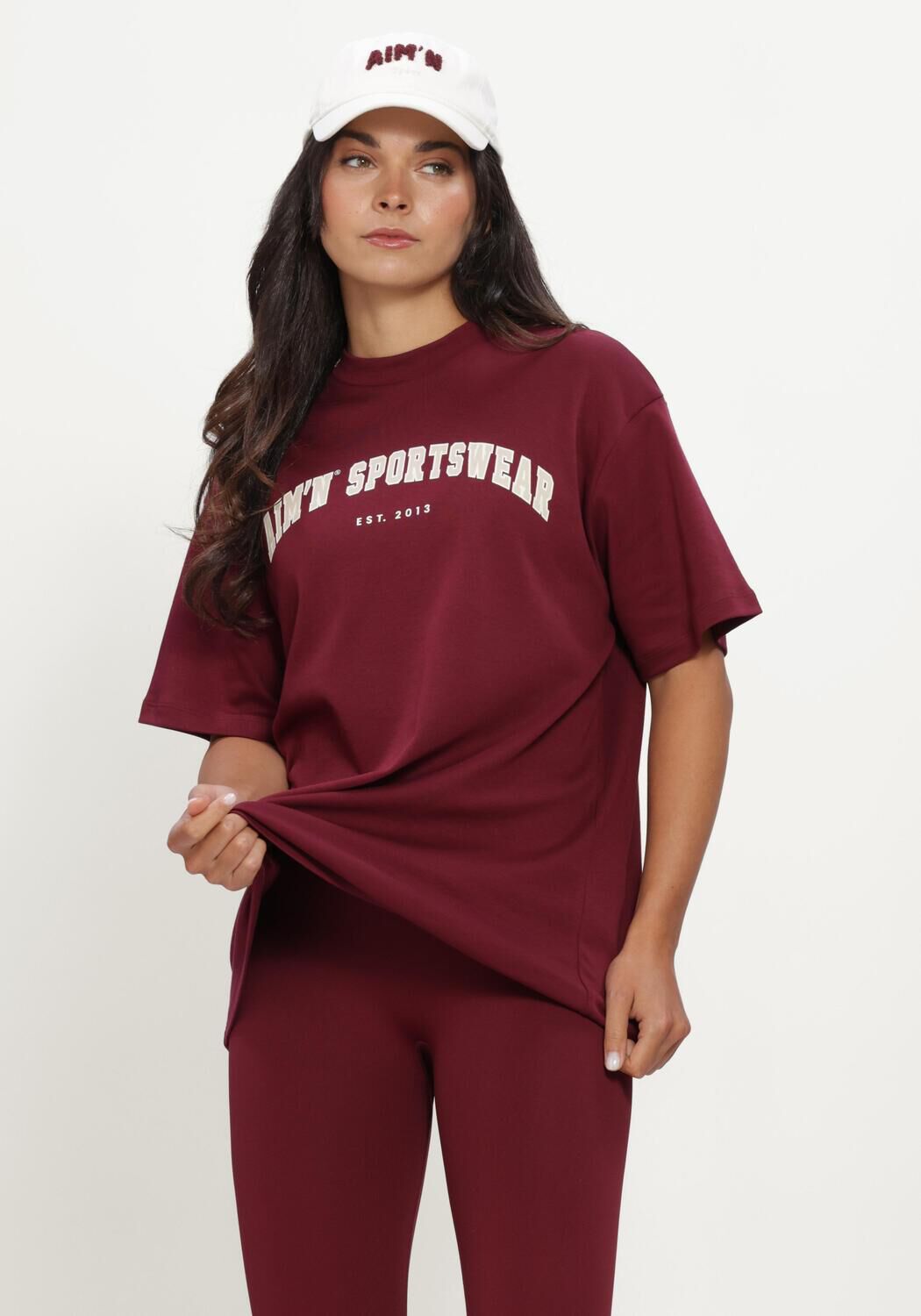 AIM'N Dames Tops & T-shirts Varsity Boyfriend T-shirt Bordeaux