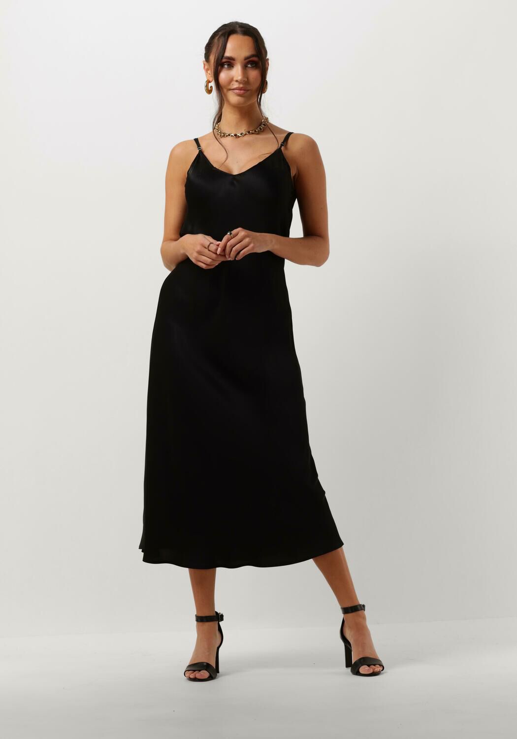 zwarte resort finest midi jurk slip dress
