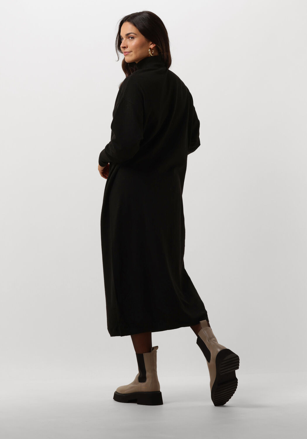 Zwarte INWEAR Midi jurk KELLSIEIW DRESS Omoda