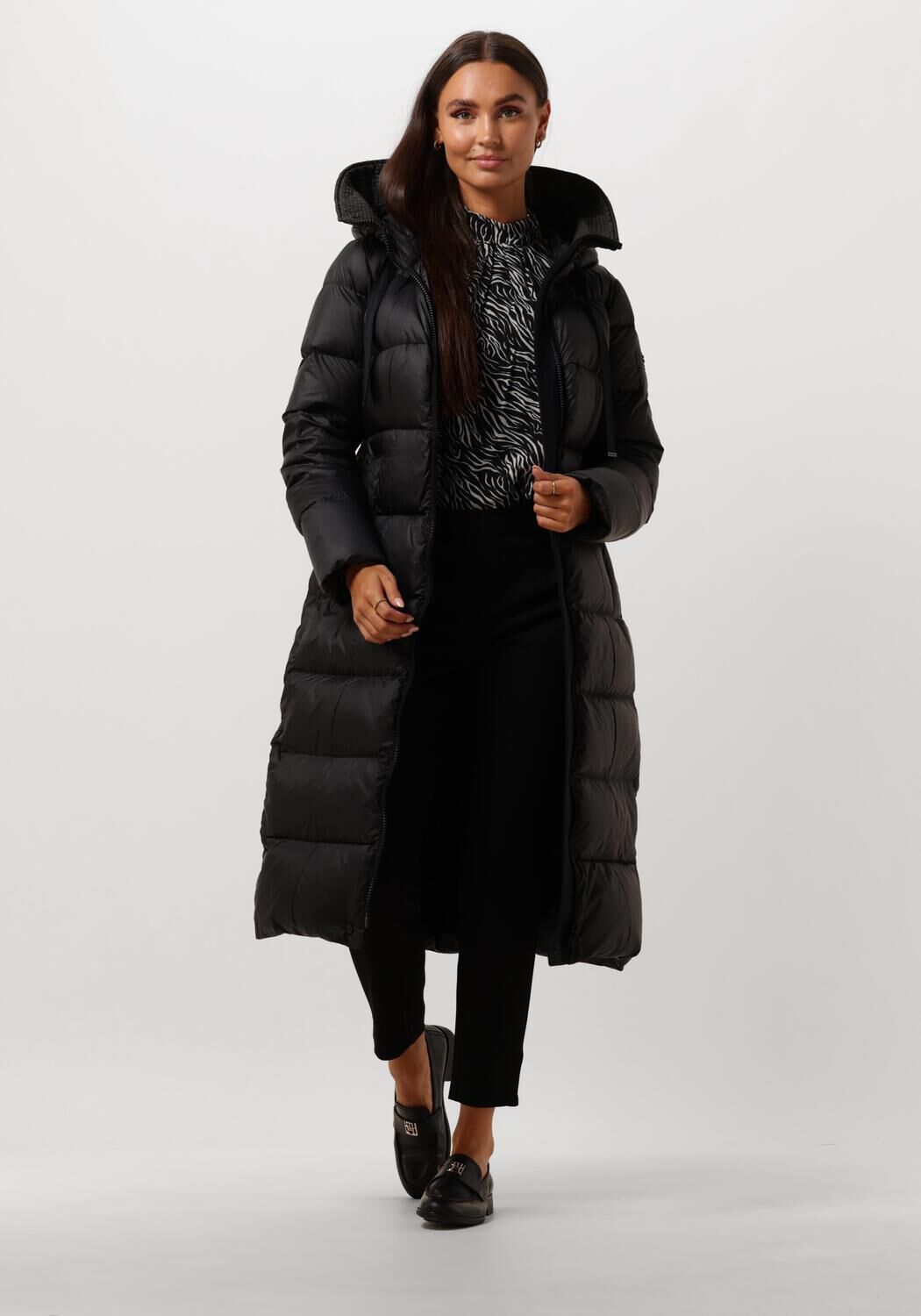 Peuterey Stijlvolle Functionele Jas voor Moderne Avonturier Black Dames