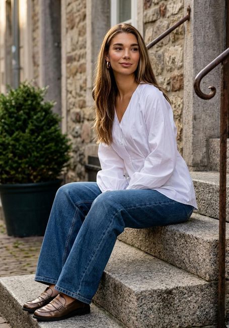Witte OBJECT Blouses OBJTUTTA SCULPTURE FIT LS SHIRT D DIV - large