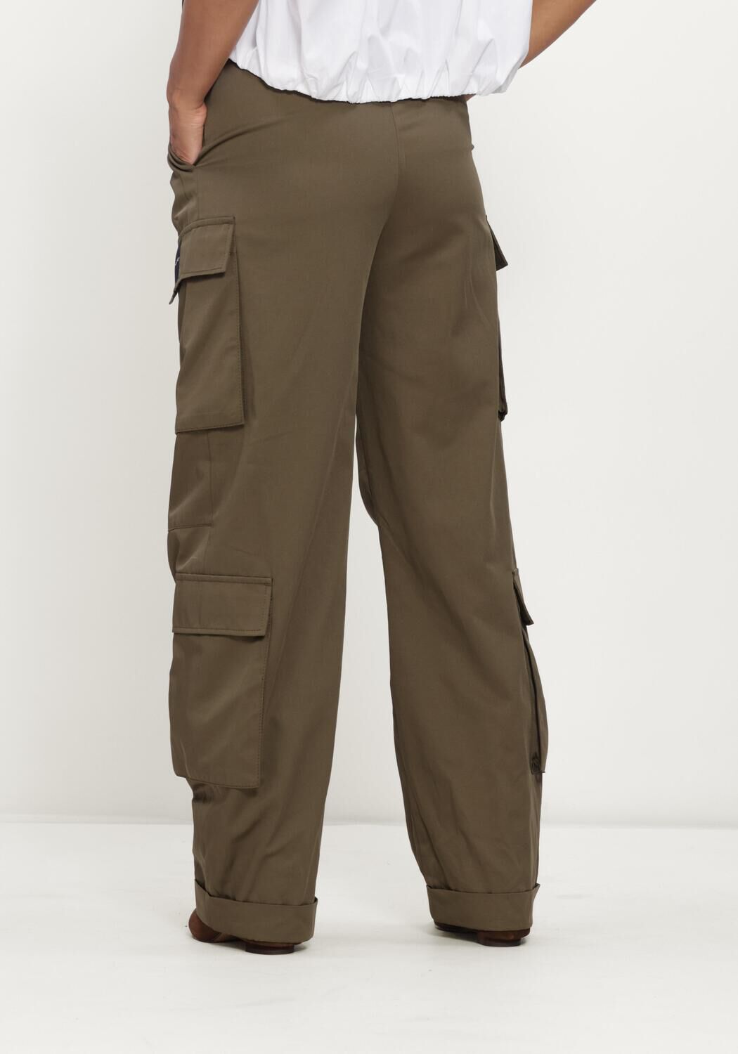 Donkergroene HAUTE L'AMITI&Eacute; Broeken RABI CARGO POCKET TALL PANT - large