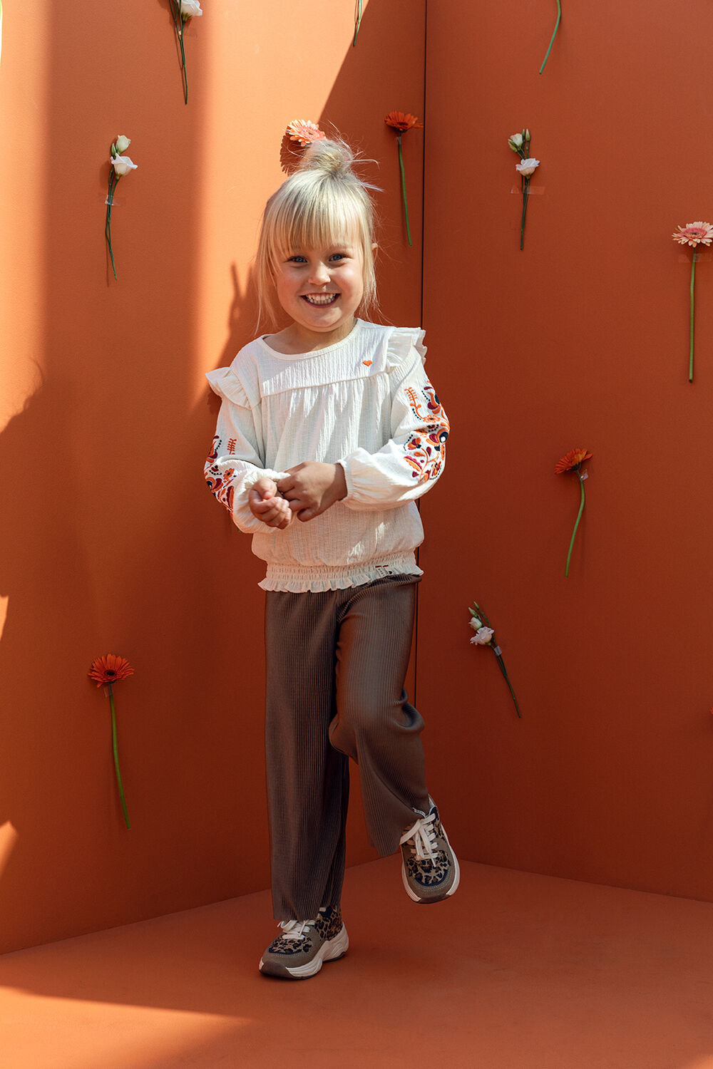 Taupe LOOXS Pantalon LITTLE PLISSE PANTS - large