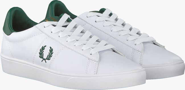Witte FRED PERRY Lage sneakers B8250 - large