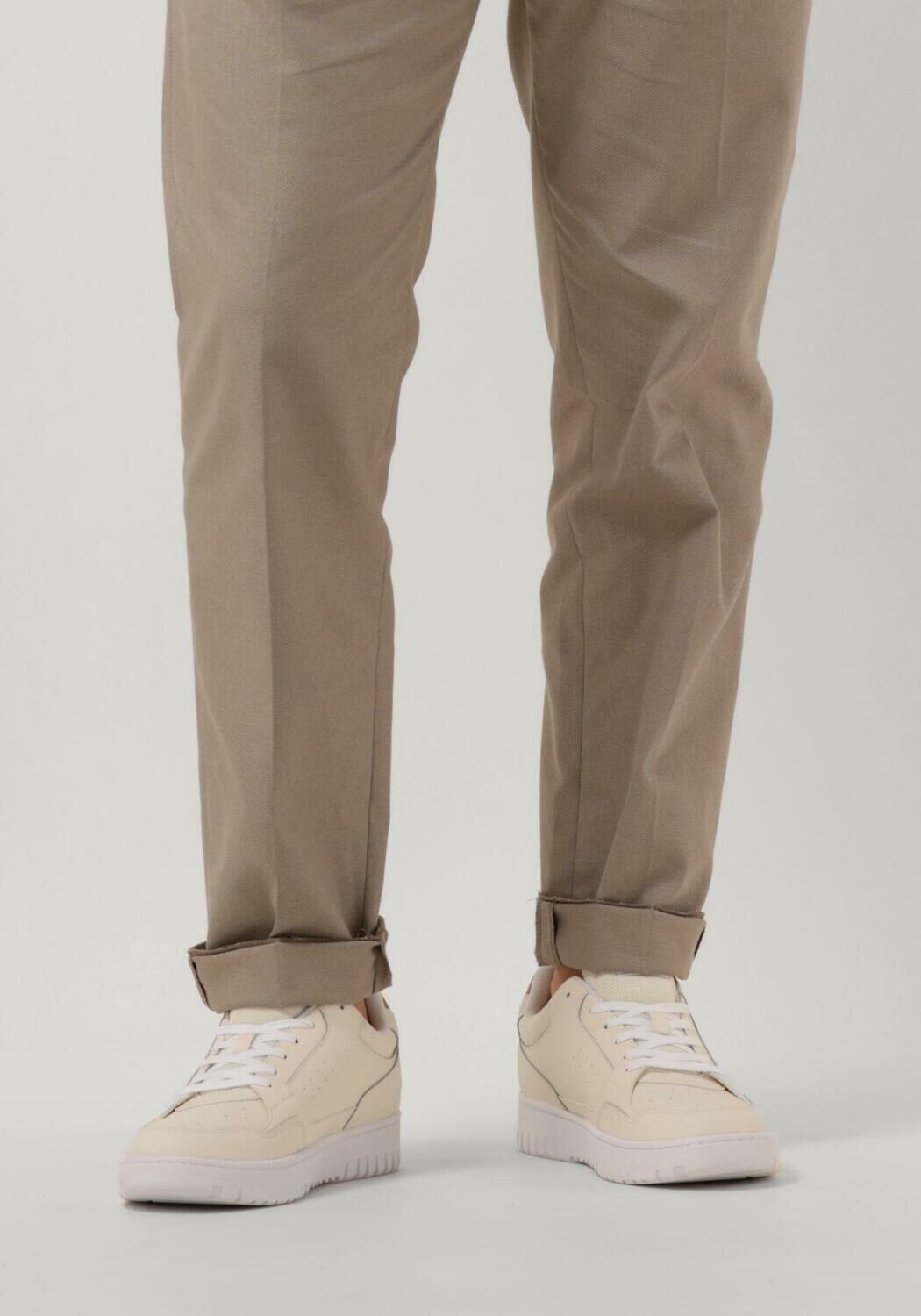 Witte TOMMY HILFIGER Lage sneakers TH BASKET CORE - large