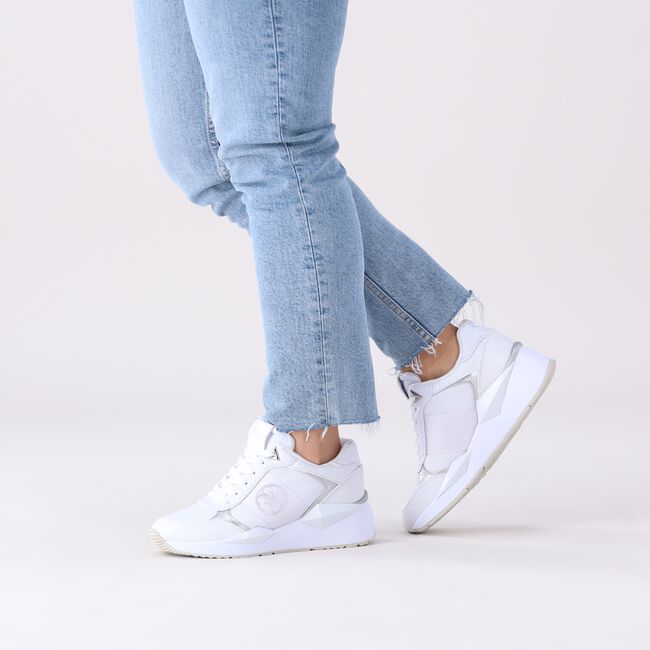 Witte GUESS Lage sneakers TESHA - large